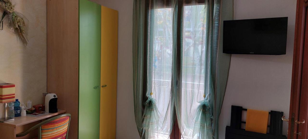 Affittacamere L'Arcobaleno ปอร์โตตอร์เรส ภายนอก รูปภาพ